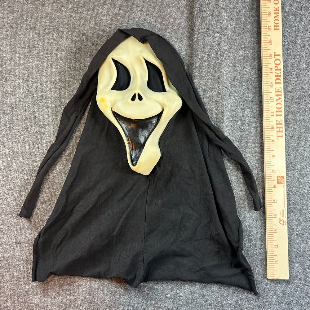 Vintage Ghost Face Scream Smile Mask‎ 90s Y2K White Fun World DIV Two Nostril